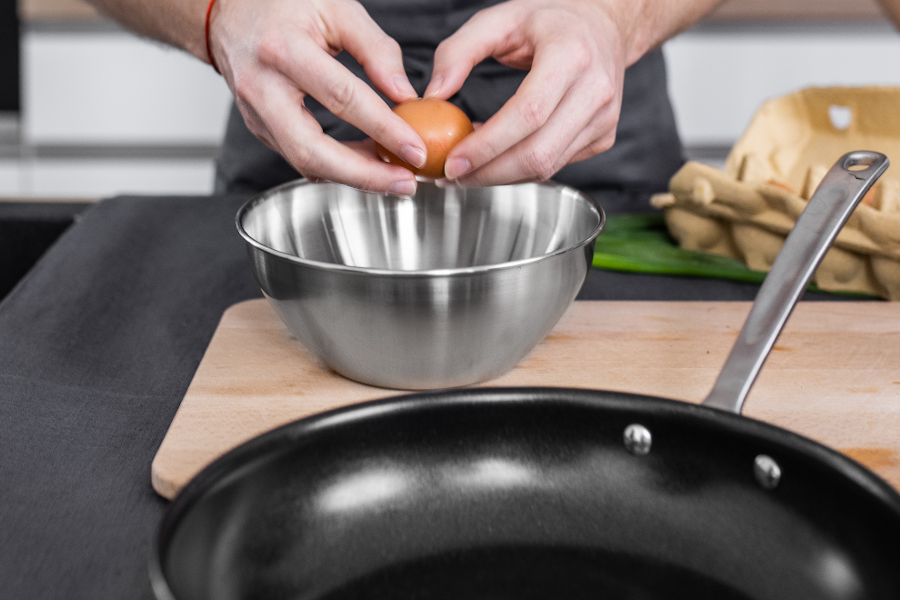 Jak prodloužit životnost pánve s nepřilnavým povrchem?