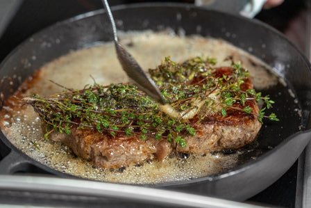 Proč je litinová pánev na steaky nejlepší? + videonávod