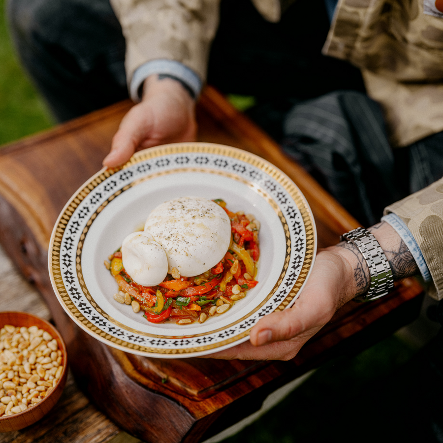 Paprikový salát s burratou na ohni 🔥 podle Marka Pavaly