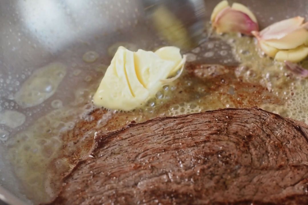 Jak připravit steak v pánvi?