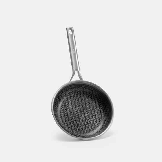 Pánev FABINI & Těhotnej kuchař 2.0, ø 20 cm - Nerezová beznýtová pánev s hybridním keramickým povrchem z vícevrstvé nerezové oceli bez poklice