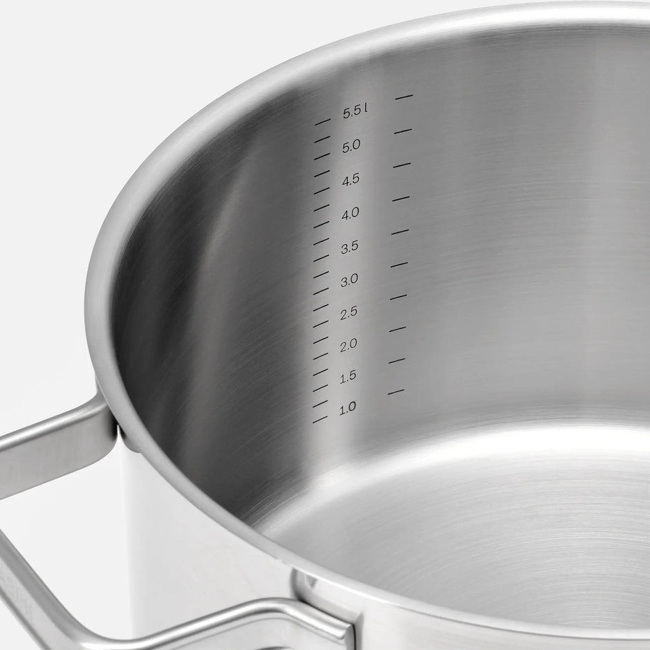 Hrnec Core Standard, ø 24 cm (5,5 l) - Nerezový beznýtový hrnec z jednovrstvé nerezové oceli s poklicí