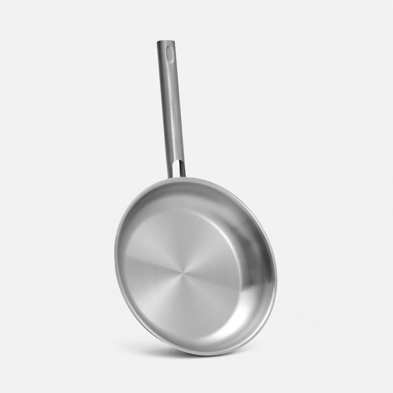 Pánev Core Standard, ø 26 cm - Nerezová beznýtová pánev z jednovrstvé nerezové oceli bez poklice