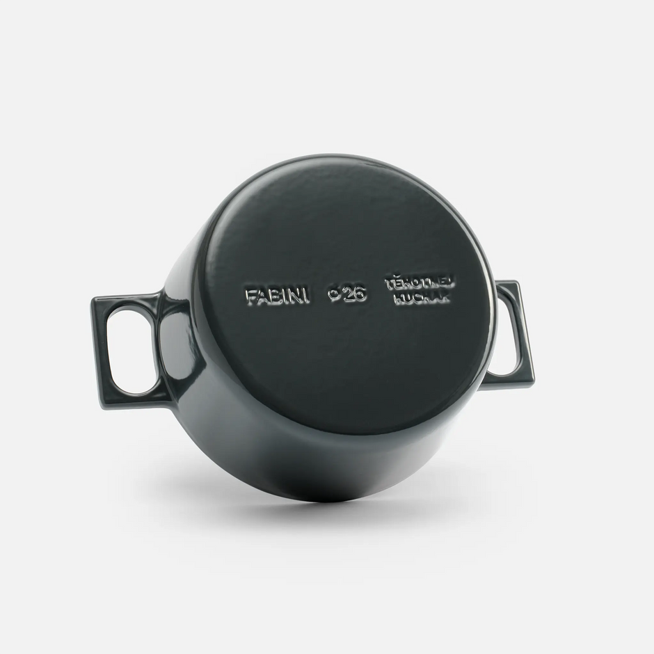 Kastrol FABINI & Těhotnej kuchař, ø 26 cm (5,5 l) - Smaltovaný litinový kastrol s poklicí, šedý