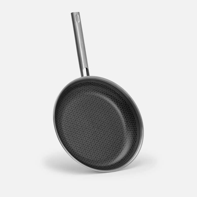 Pánev Hybrid, ø 30 cm - Nerezová beznýtová pánev s keramickým hybridním povrchem z vícevrstvé nerezové oceli bez poklice