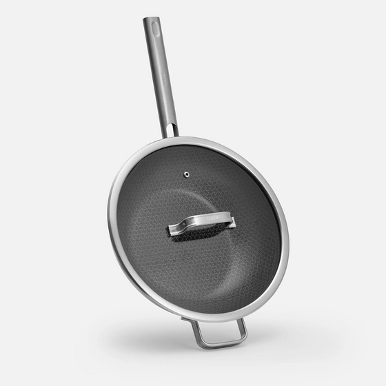 Wok pánev Hybrid, ø 30 cm - Nerezová beznýtová pánev s keramickým hybridním povrchem z vícevrstvé nerezové oceli s poklicí