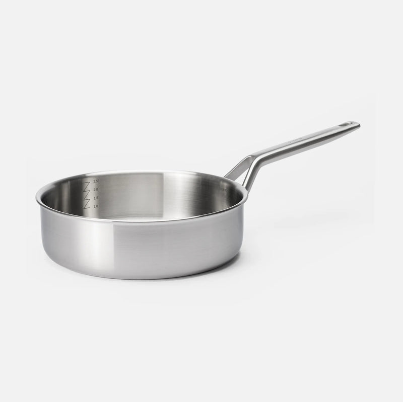 Hluboká pánev FABINI & Pohlreich 2.0, ø 24 cm (2,5 l) - Nerezová beznýtová hluboká pánev z vícevrstvé nerezové oceli s poklicí