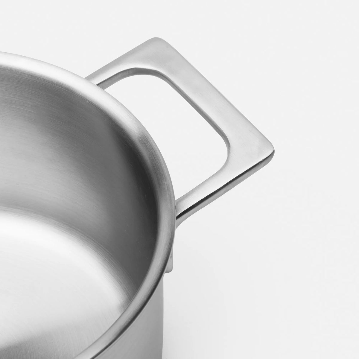 Kastrol Lucca 4.0 Pro, ø 18 cm (2 l)  - Nerezový beznýtový kastrol z vícevrstvé nerezové oceli s poklicí