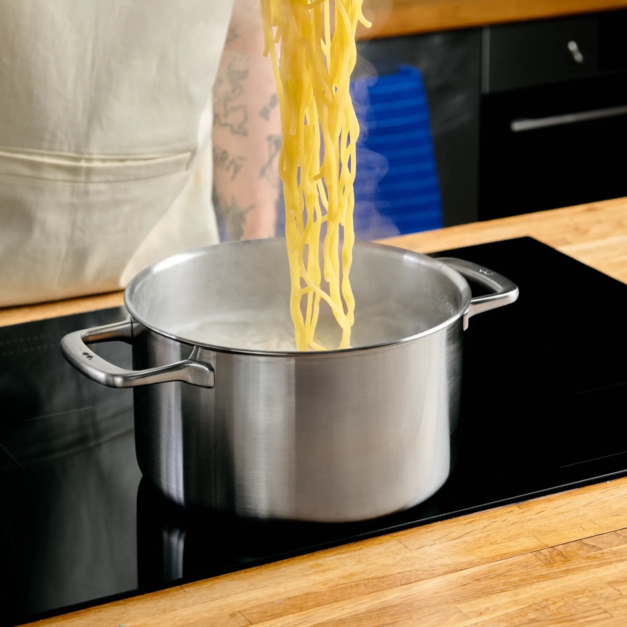Kastrol Lucca 3.0, ø 24 cm (5,5 l) - Nerezový beznýtový kastrol z vícevrstvé nerezové oceli s poklicí