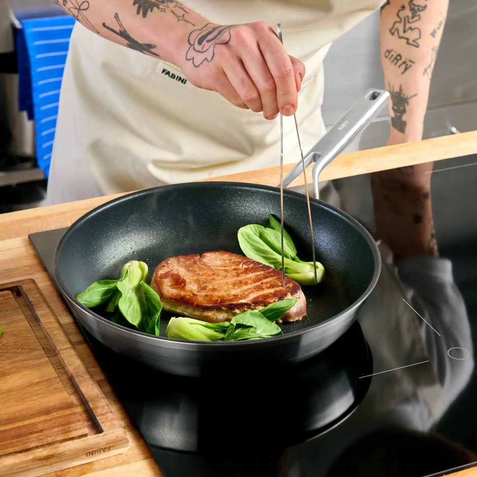 Pánev Lucca 3.0, ø 30 cm - Nepřilnavá nerezová beznýtová pánev z vícevrstvé nerezové oceli bez poklice