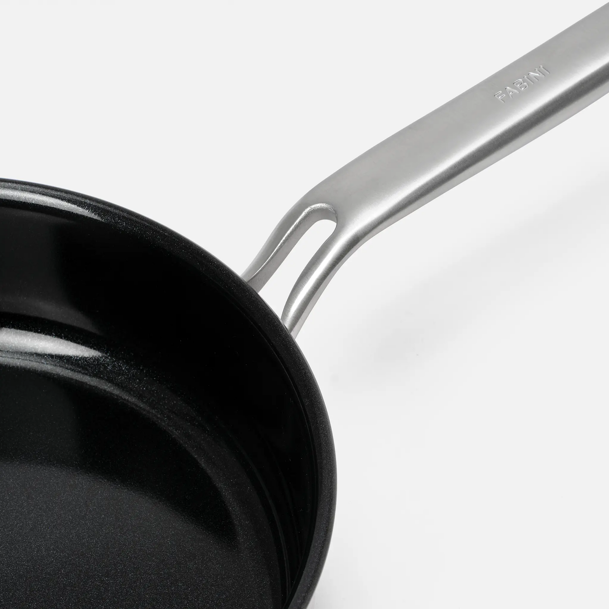 Hluboká pánev Lucca 4.0 Pro, ø 24 cm (2,5 l) - Nepřilnavá nerezová beznýtová pánev z vícevrstvé nerezové oceli s keramickým povrchem s poklicí