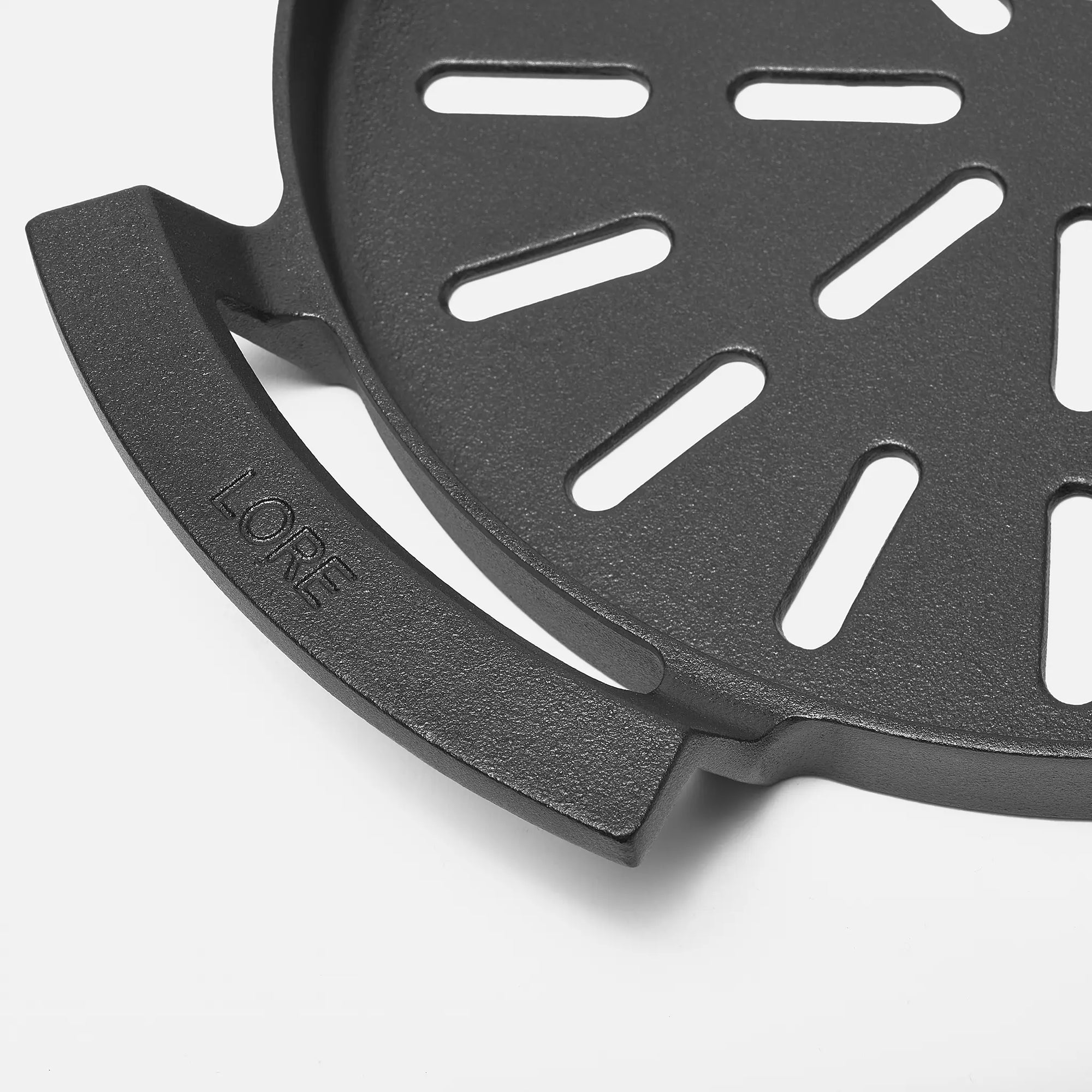 Grilovací pánev Lore, ø 28 cm - Litinová děrovaná pánev