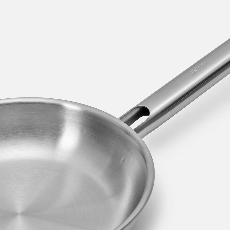 Pánev Lucca 4.0 Standard, ø 30 cm - Nerezová beznýtová pánev z vícevrstvé nerezové oceli bez poklice