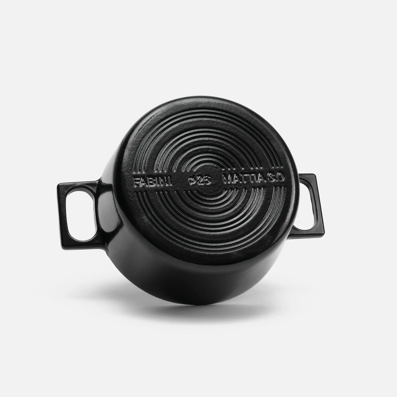 Kastrol Mattia 3.0, ø 26 cm (5,5 l) - Smaltovaný litinový kastrol s poklicí, matný černý
