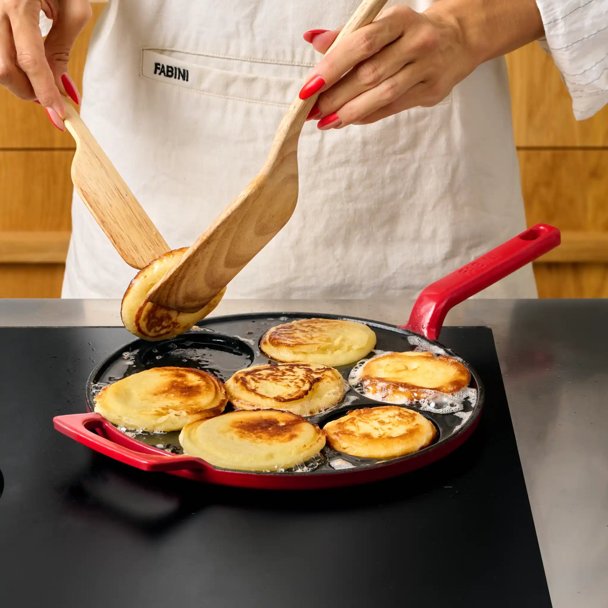 Pánev na lívance Mattia 3.0, ø 26 cm - Smaltovaná litinová pánev, matná červená