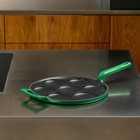 Pánev na lívance Mattia 3.0, ø 26 cm - Smaltovaná litinová pánev, matná zelená