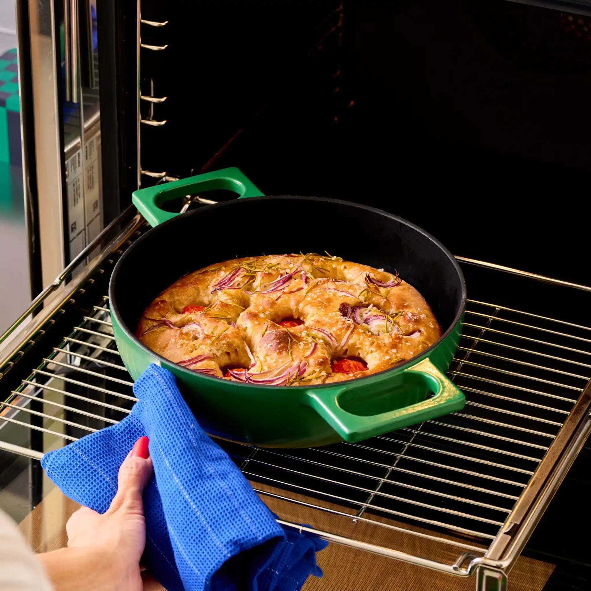 Tegame pánev Mattia 3.0, ø 26 cm - Smaltovaná litinová pánev s poklicí, matná zelená