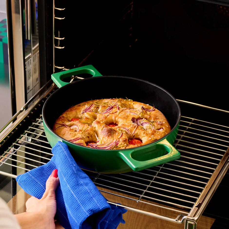 Tegame pánev Mattia 3.0, ø 26 cm - Smaltovaná litinová pánev s poklicí, matná zelená