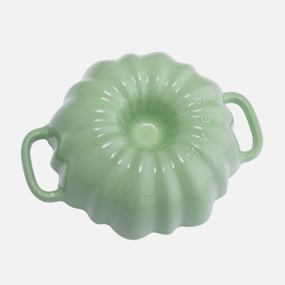 Forma na bábovku FABINI & Mirka van Gils, (3 l) - Smaltovaná litinová forma na bábovku, pastelově zelená