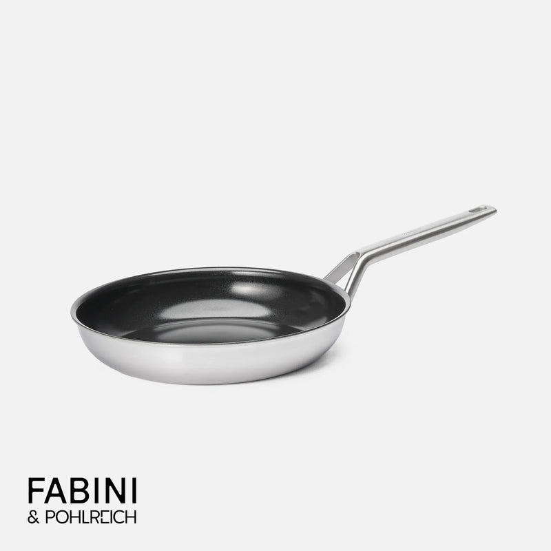 Pánev FABINI & Pohlreich 2.0, ø 26 cm - Nepřilnavá nerezová beznýtová pánev z vícevrstvé nerezové oceli bez poklice