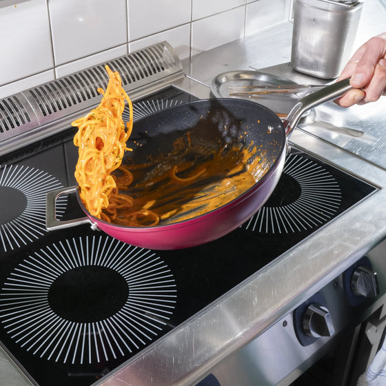 Wok pánev Meda 4.0, ø 28 cm - Nepřilnavá pánev s keramickým povrchem s poklicí, vínová