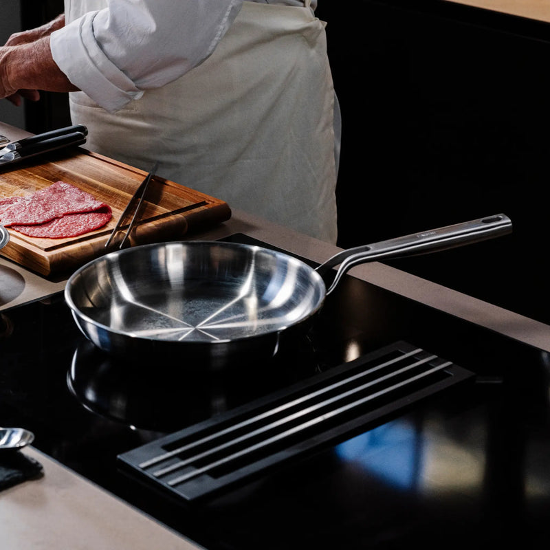 Pánev FABINI & Pohlreich, ø 26 cm - Nerezová beznýtová pánev z pětivrstvé nerezové oceli bez poklice