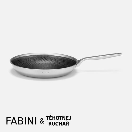 Pánev FABINI & Těhotnej kuchař 2.0, ø 30 cm - Nerezová beznýtová pánev s hybridním keramickým povrchem z vícevrstvé nerezové oceli bez poklice