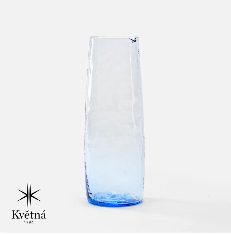 Skleněná karafa z foukaného skla FABINI & Tomáš Kučera 1 000 ml, modrá